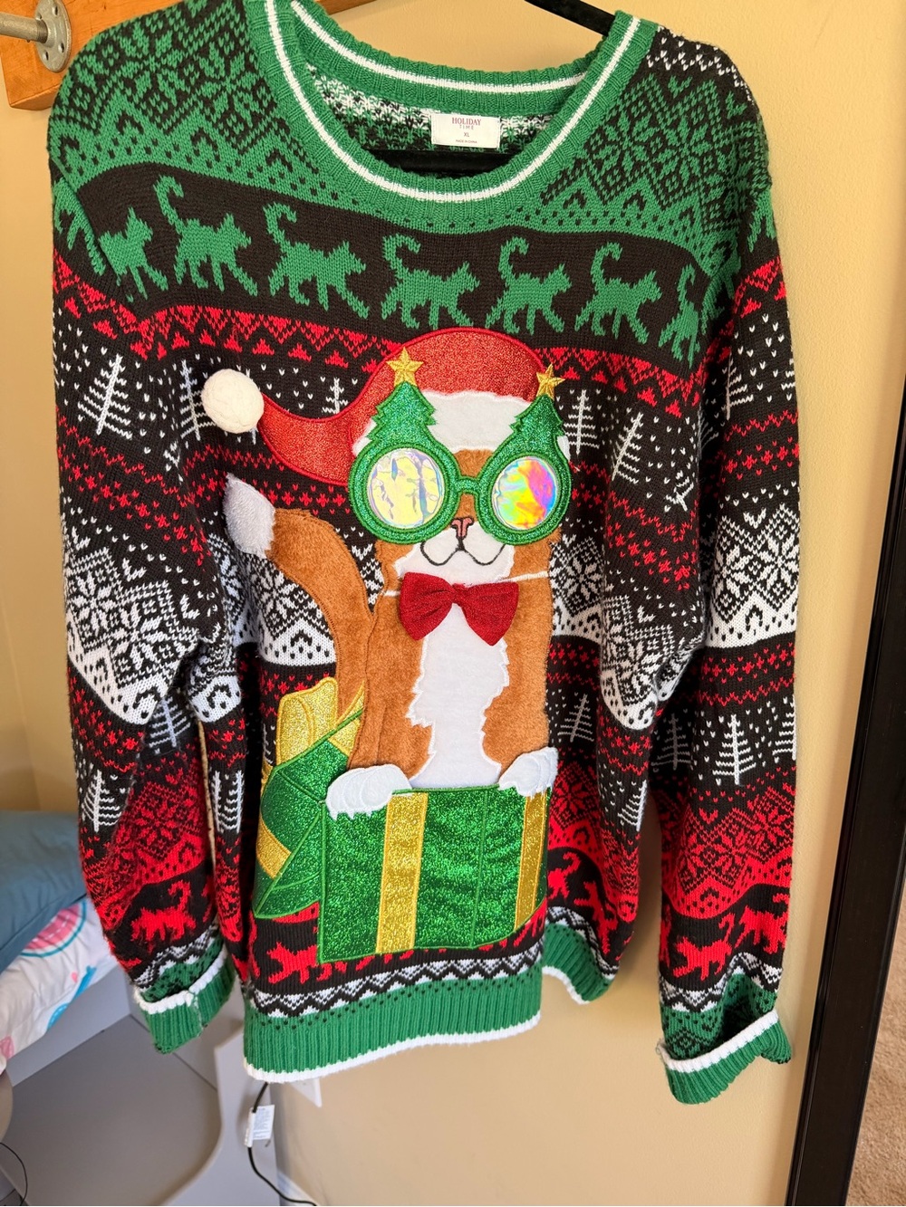 Holiday Time Green, Red & Black Men’s Novelty Cat Crewneck Sweater